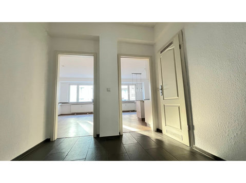 Naturally Light fluted centrally located apartment - For Rent