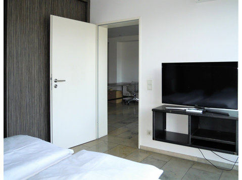 New and bright suite in Düsseldorf - Te Huur