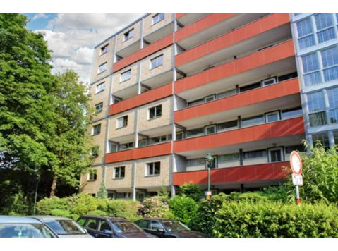 Neue sanierte 4 Zimmer Wohnung nähe Nordpark und Rhein - Zu Vermieten