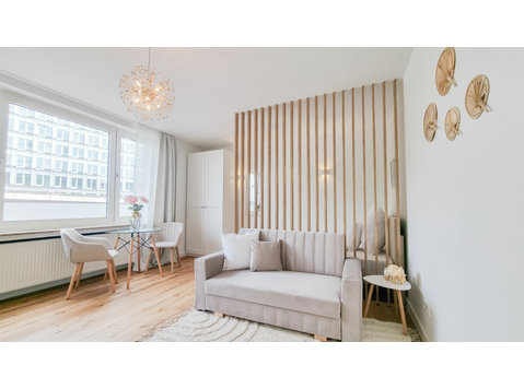 Newly renovated bright flat in Düsseldorf near media… - Izīrē