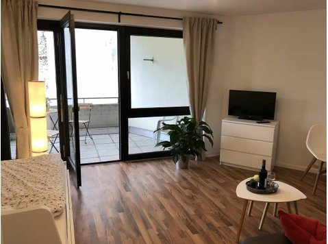 Nice and quiet apartment in the inner city of Düsseldorf - For Rent