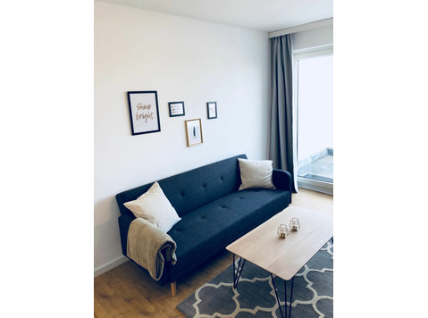 Panoramablick über Düsseldorf vom Balkon aus - Zu Vermieten