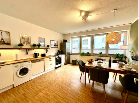 Pempelfort, central, balcony, walking distance to Kö & city - For Rent