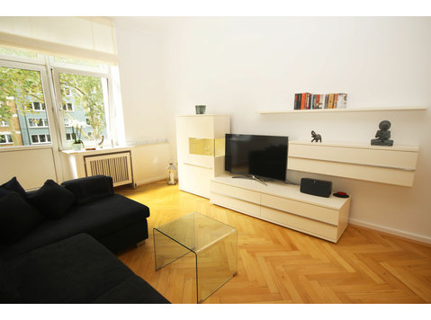 Pretty and spacious studio in the heart of town (Düsseldorf) - Vuokralle