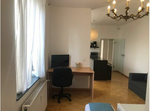 STUDIO E - Central quiet trade fair apartment for 2-3 guests - For Rent