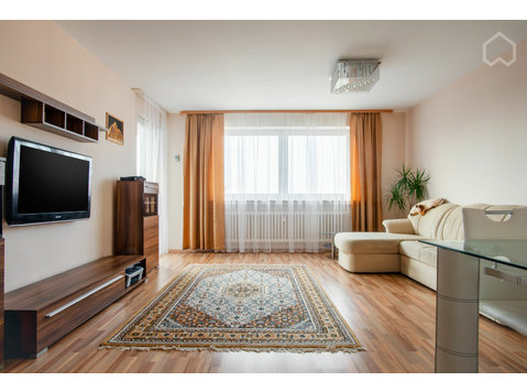 Schöne 3 Zimmer Wohnung mit sonnigem Balkon nähe Flughafen - Zu Vermieten