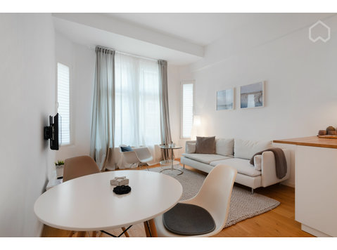 Spacious and pretty loft in Düsseldorf - For Rent