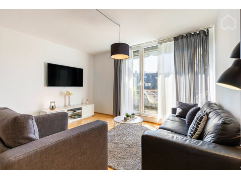 Spacious & great apartment in Düsseldorf - השכרה
