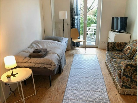 Studio g - Spacious quiet 5 room apartment with terrace in… - Aluguel