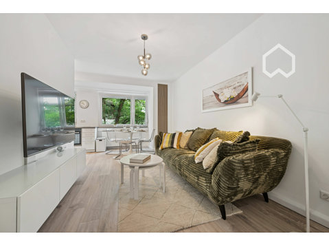 Stylish 1-Bedroom Apartment with Balcony, Premium… - De inchiriat
