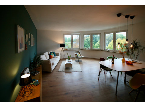 Stylishes möbliertes 2-Zimmer Loft zentral angebunden  in… - Zu Vermieten