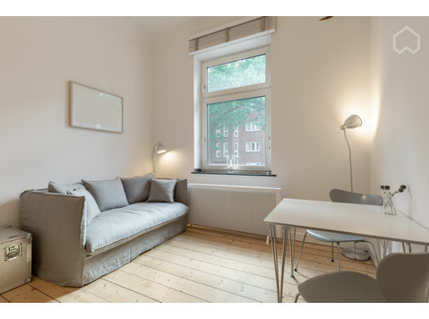 Stylish and sunny loft in Oberkassel - For Rent