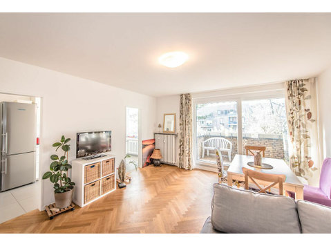 Stylish, spacious 1 bedroom apartment in Düsseldorf - Alquiler