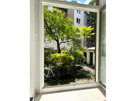 Wonderful appartement ERNA quit 4 Min to HBF Düsseldorf - For Rent