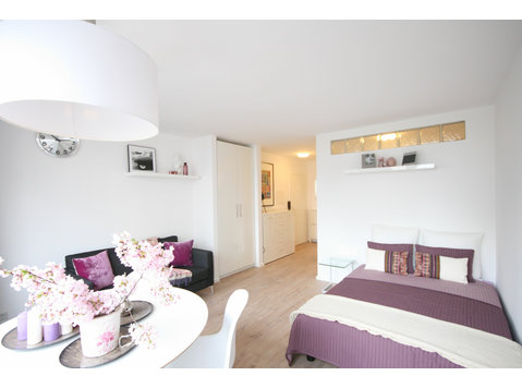 Wonderful suite in Düsseldorf - For Rent
