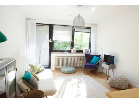 sunny furnished apartment in Düsseltal - 	
Uthyres