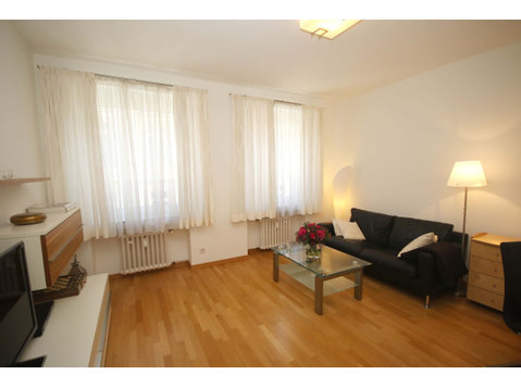 Apartment in Bilker Straße - Pisos