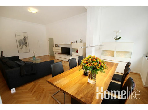 Chic, high-quality renovated 2-room apartment in… - Apartments
