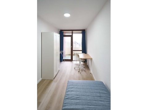 Kölner Landstraße - Room 1 - Apartments