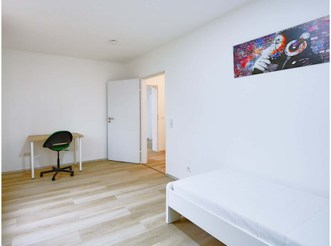 Kölner Landstraße - Room 3 - Apartments