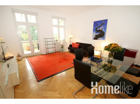 Top renovated 2-room apartment in Düsseldorf-Düsseltal-Zoo - Apartments
