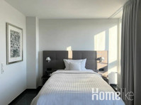 luxury serviced single Superior Apartment with balcony - 	
Lägenheter