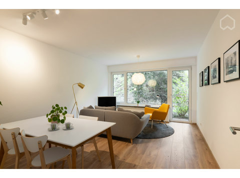 Schöne Terrassenwohnung mit Grill, frisch renoviert - 5 Min… - Zu Vermieten