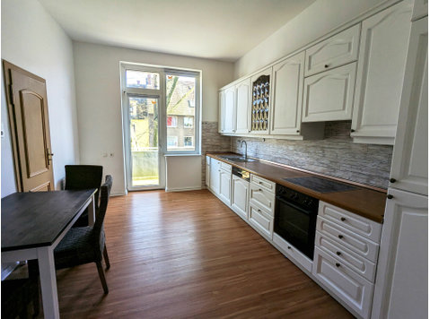 Central | 98m² | 3 Rooms | 4 Beds - Kiadó