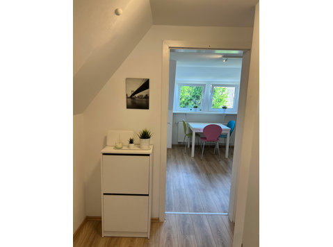 Frisch saniertes Appartement in Essen-Süd, Rüttenscheid, - For Rent