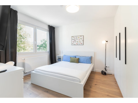 ***möbliertes WG Zimmer in Uni nähe*** - Zu Vermieten