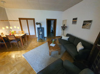 Ruhige und geräumige Wohnung in der Nähe des Schlossparks - Zu Vermieten