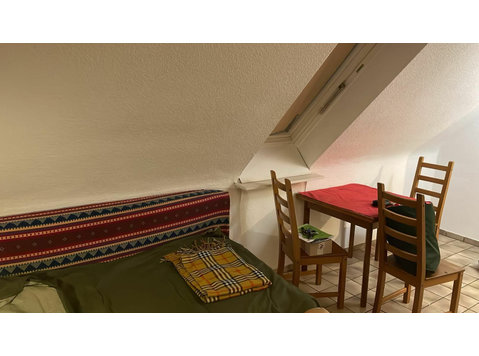 Möbelierte Wohnung in sehr ruhigem und gepflegtem Hause in… - Zu Vermieten