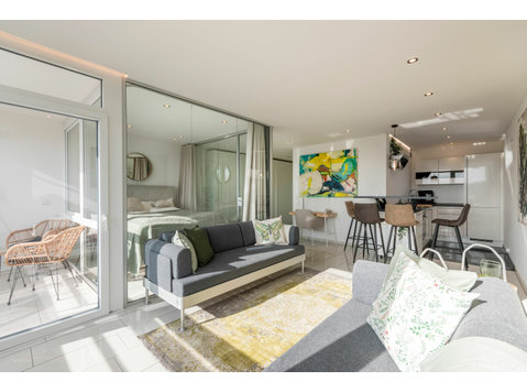 "Suite Dreams" - Luxus-Apartment, 12. Etage, Pool, Sauna - De inchiriat