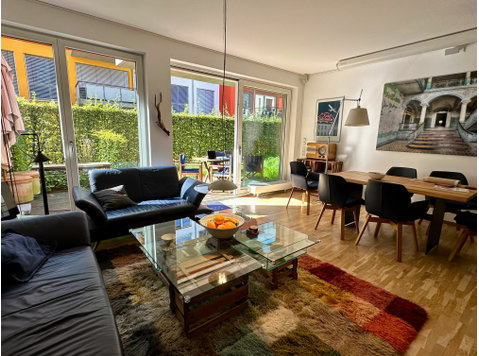 Wunderschöne 3-Zimmer­-Wohnung mit Flair in Top-Lage im… - Zu Vermieten