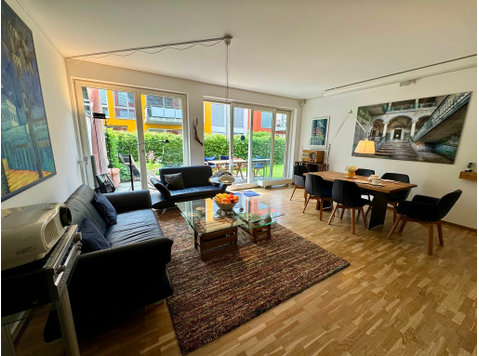 Beautiful 3-room flat with flair in a top location on the… - Aluguel