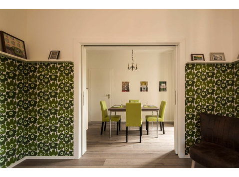 Lovely three room ground floor apartment with a terrace - Aluguel