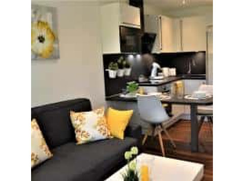 Charmante 2-Zimmer-Wohnung: Stilvoll möbliert, perfekt… - Apartments