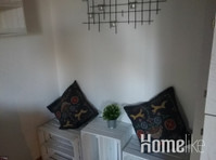 Co-Living: Room in a creative, modern apartment - Wuppertal… - Kimppakämpät