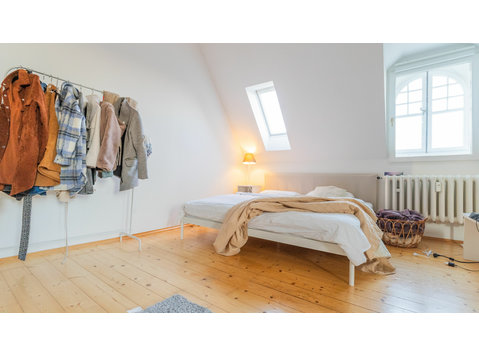 Exclusive Apartment in the Villa Seyd with private parking… - For Rent