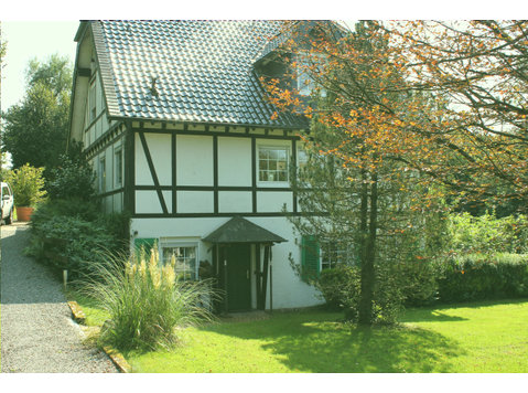 Fashionable and gorgeous apartment in Wuppertal- Beyenburg,… - For Rent