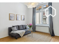 Fashionable studio, Art deco, 10 min from train station - For Rent