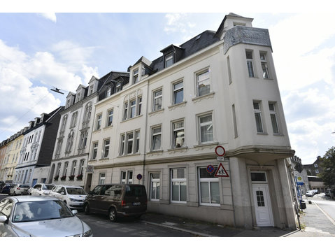 Luxuriöse Wohnung in Wuppertal 130 qm mit Garten. - Zu Vermieten