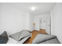 MEDITERANA - Spacious 4BR Aprt. with Balcony and Patio with… - Disewakan