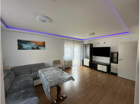 Modern 1-Room Apartment with Fitted Kitchen in Wuppertal –… - For Rent
