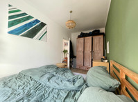 Modern and beautifully furnished flat right in the middle… - À louer