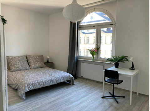Pretty apartment with brand new furniture in Wuppertal - Annan üürile