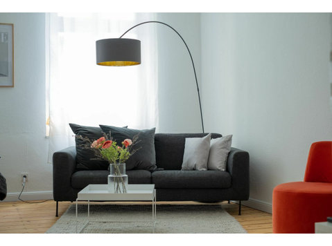 Stylish apartment, centrally located in Wuppertal - For Rent