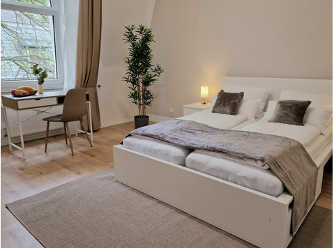 stayVision FS43_8 - modern and completely new furnished… - For Rent