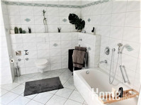 Centrally located apartment in Wuppertal 130 sqm with a… - Apartmani