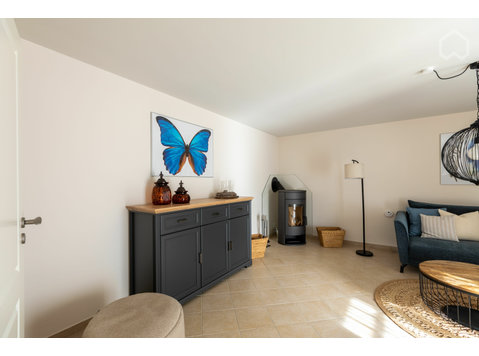 Amazing, neat suite in nice area - For Rent